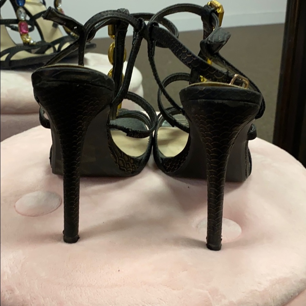 Heels - Picture 3 of 3